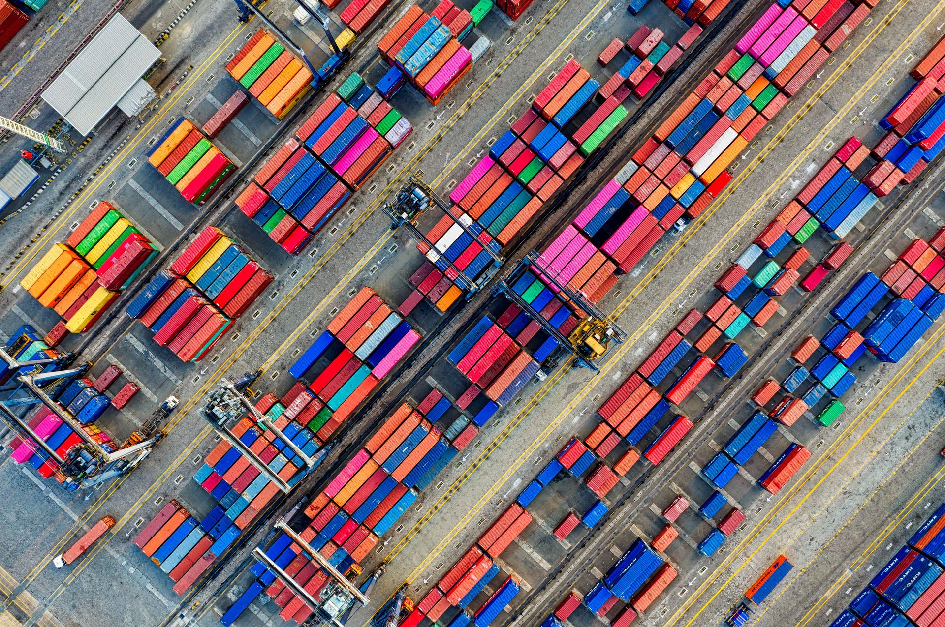 Container port for worldwide export of spare parts